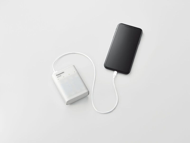 Зарядний пристрій Panasonic Eneloop ready USB in/out з функцією Power Bank + AA 2000 mAh 553179 фото